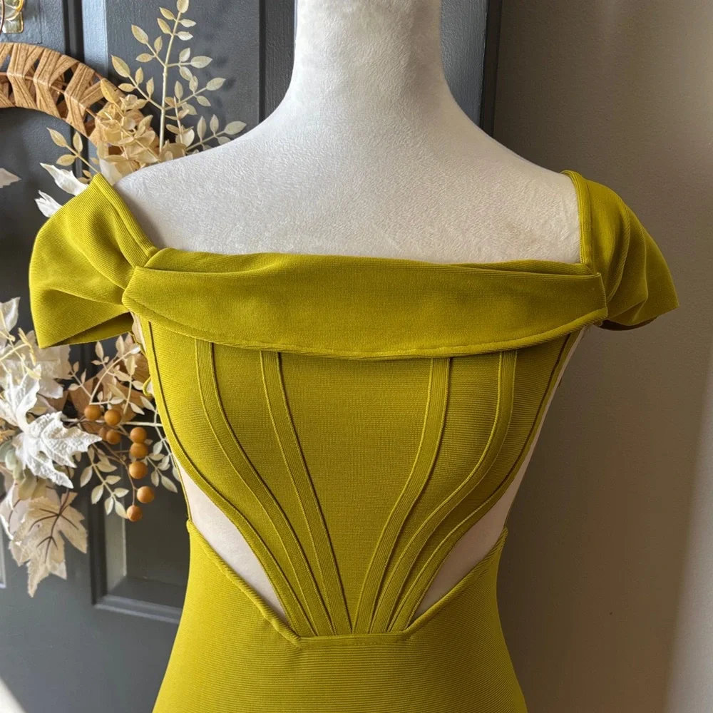 Elegant Backless Off-Shoulder Dress in Yellow - Picture 3 of 9